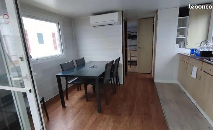 Mobil-home Avec Vue Σαλέ